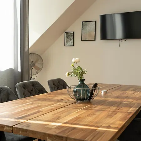 Urban Flats Aparthotel